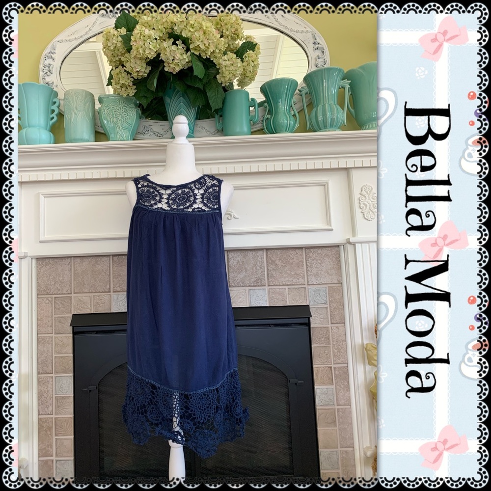 Bella Moda midi dress, size M